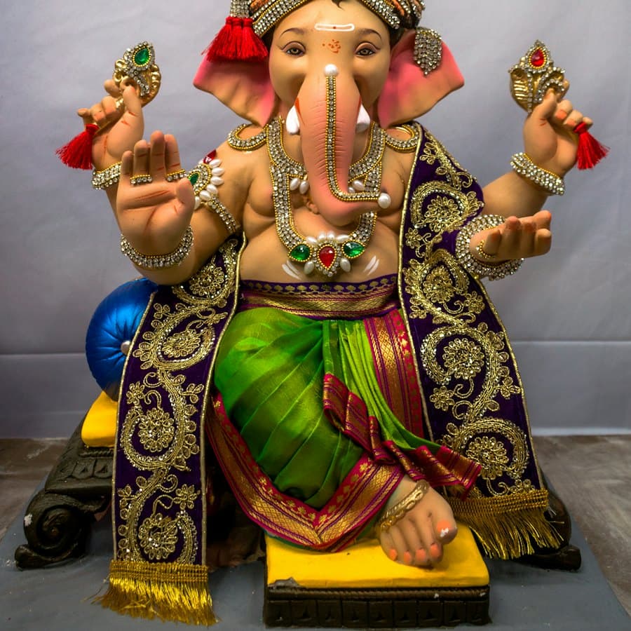 Shri Ganesh Murti — Gold Finish (6")